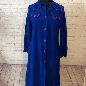 - Vassarette vintage Small floor length robe. Button down. In like new con…